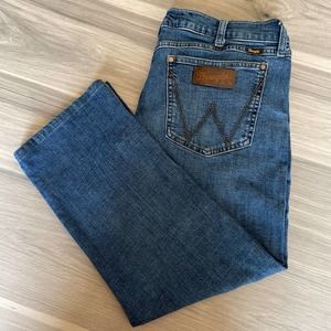 Women’s Wrangler Slim Straight Retro Jeans Size 36 x 30